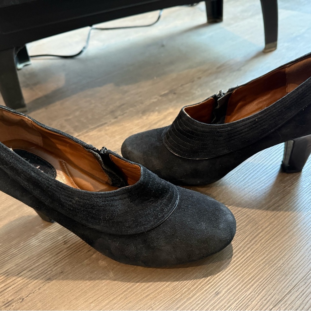 Clarks Artisan Black Suede Heels